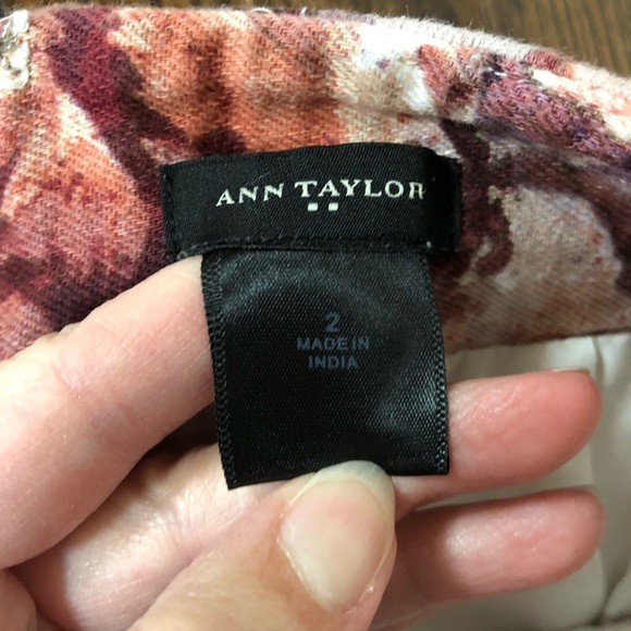 Ann Taylor Women’s 2 Red/Pink/Purple Floral Water Color Pencil Knee-Length Skirt - Picture 6 of 10